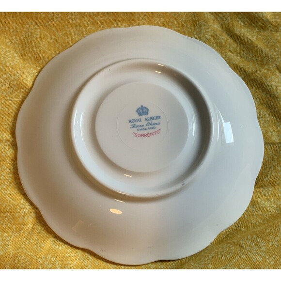 Royal Albert Saucer - Sorrento Pattern - Fine Bone China - Made In England - Picture 3 of 3